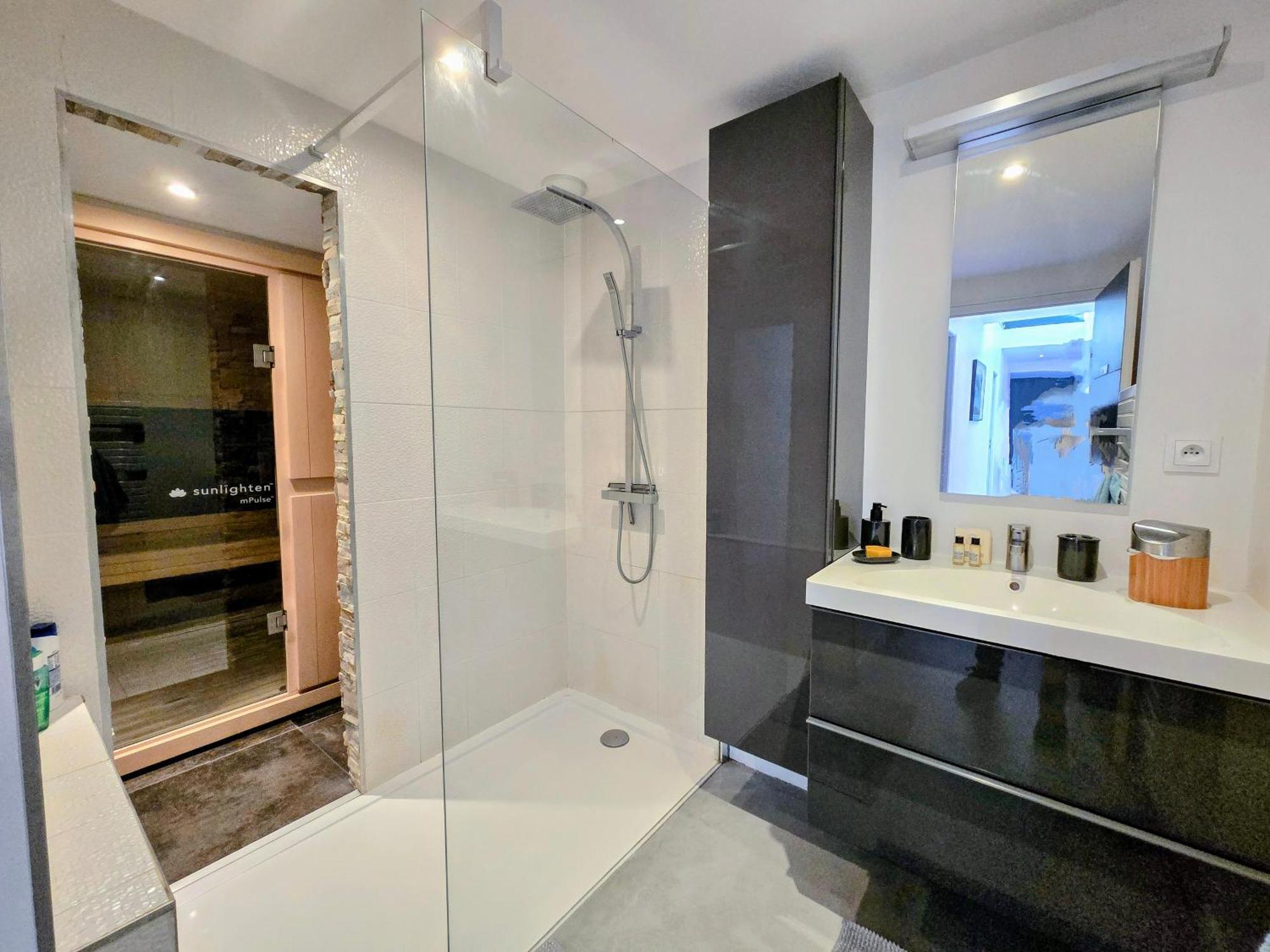 Rouen Centre Avec Sauna - Jacuzzi - Parking - 5 Etoiles Zewnętrze zdjęcie